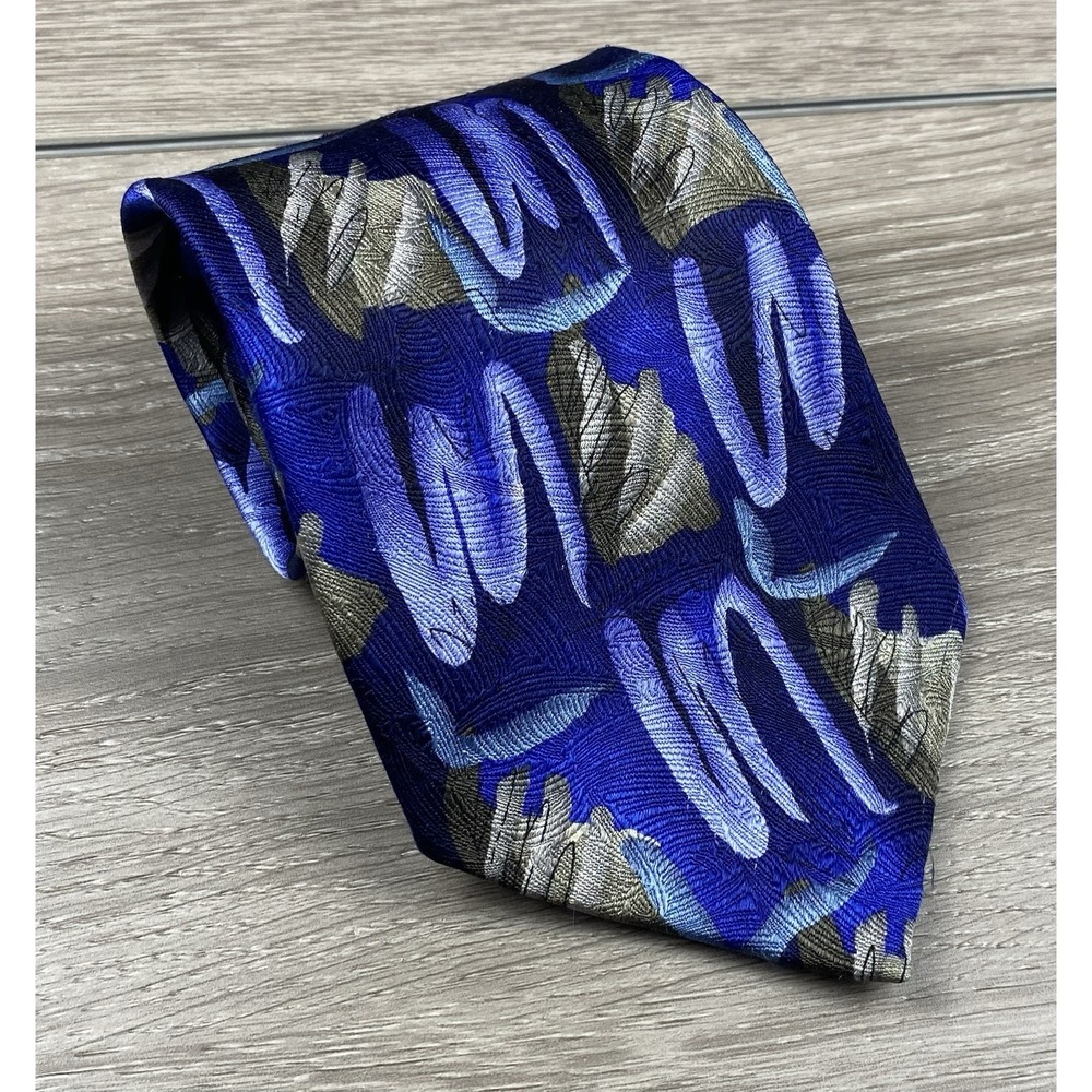 J Garcia Men's 100% Silk Chicken And Cat Collection Abstract Tie Blue 3.75"x57"‎